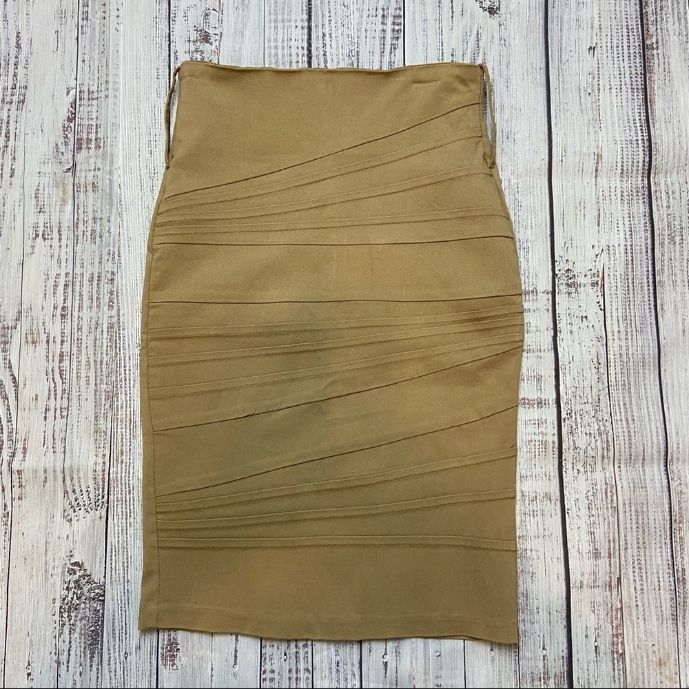 2B Clothing Camel Pencil Skirt. Size Large.  EUC